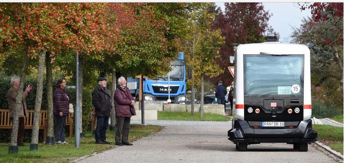 http://www.its-p21.com/information/images/germany%20selfdriving%20bus.JPG